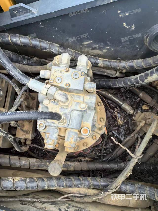 回轉(zhuǎn)馬達(dá)（上車部件）