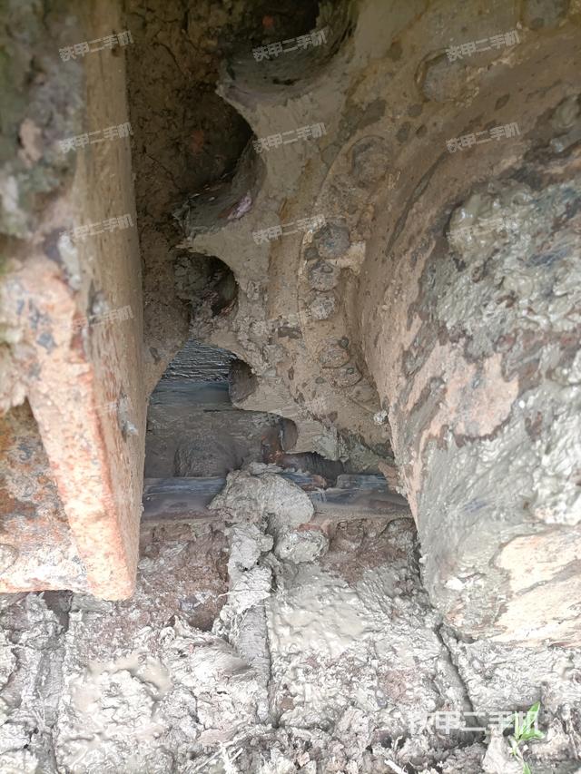 左驅(qū)動(dòng)輪（行走機(jī)構(gòu)）