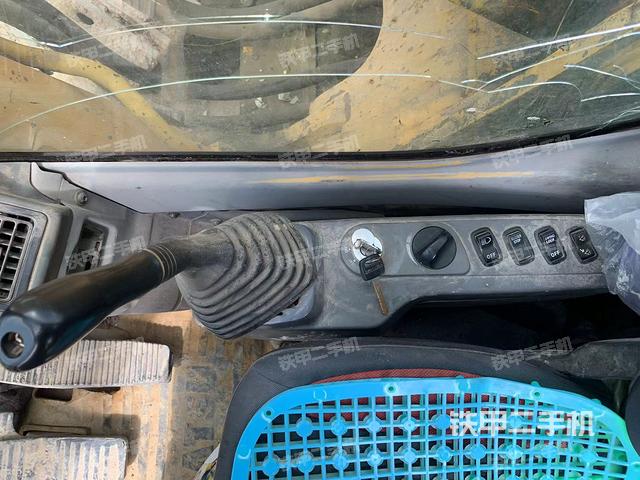 驾驶室整体（整机外观）