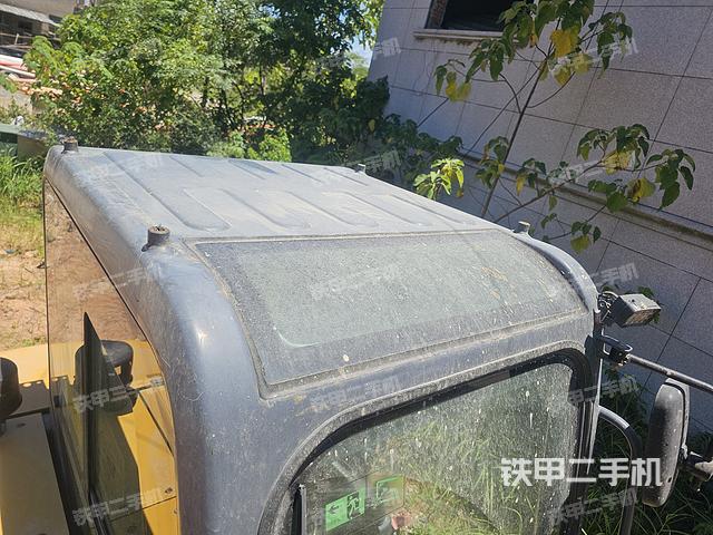 驾驶室顶部（整机外观）