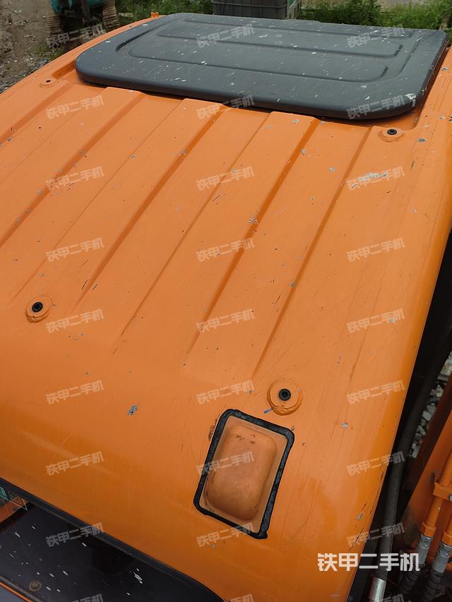 驾驶室顶部（整机外观）