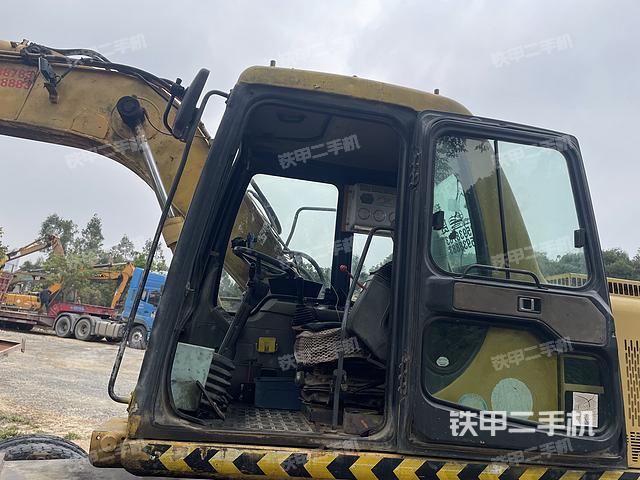 驾驶室整体（整机外观）