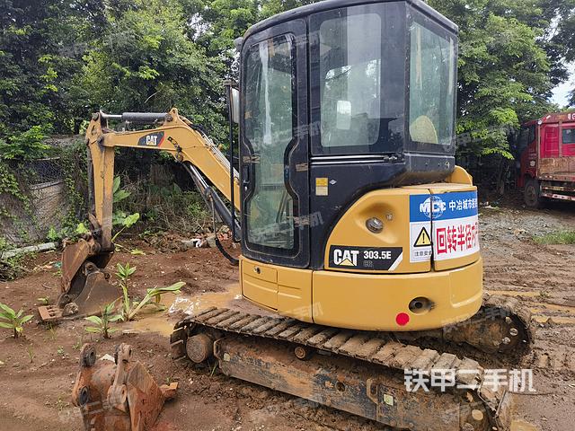 卡特彼勒CAT®303.5E CR 小型液压挖掘机