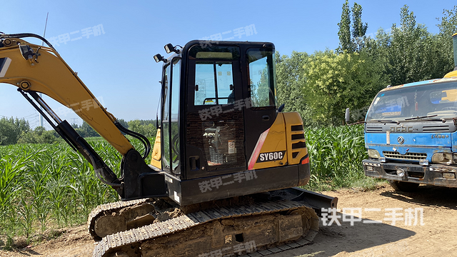 驾驶室整体（整机外观）