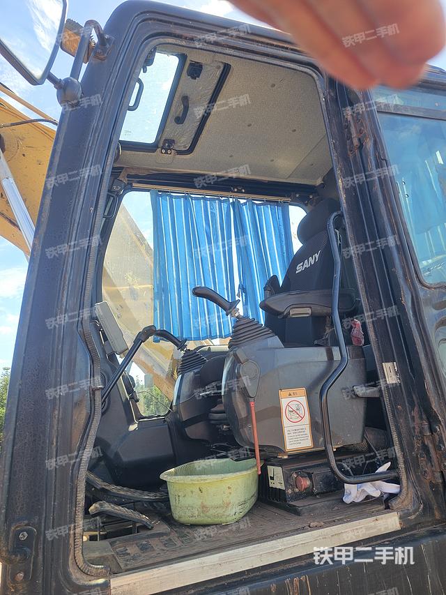 驾驶室整体（整机外观）