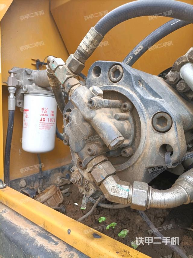 液壓泵斜45?左（大件艙室）