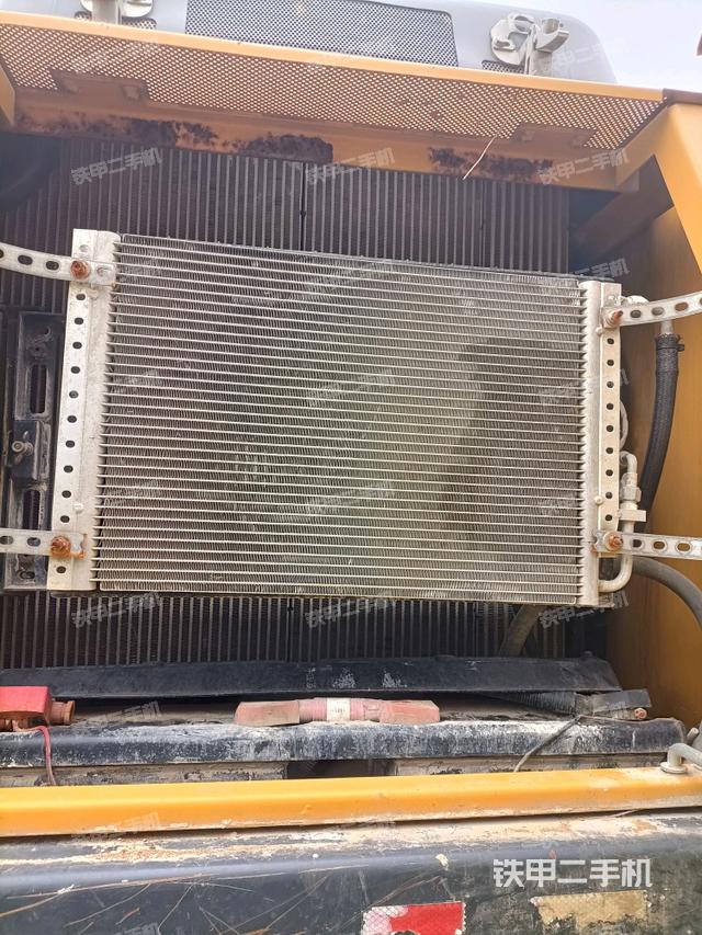 散熱器正面（大件艙室）