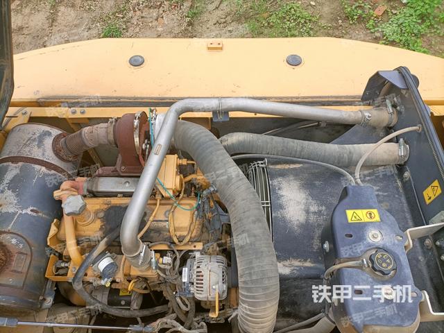 發(fā)動(dòng)機(jī)室（上車部件）