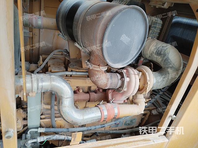 发动机右侧（整机外观及大件）