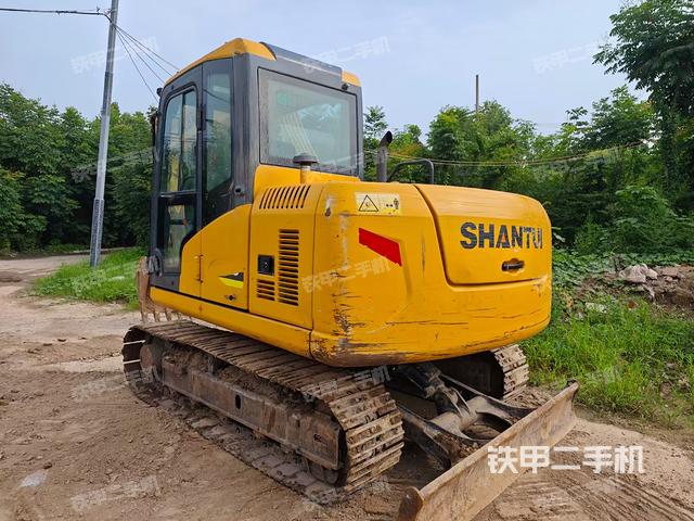 驾驶室顶部（整机外观）