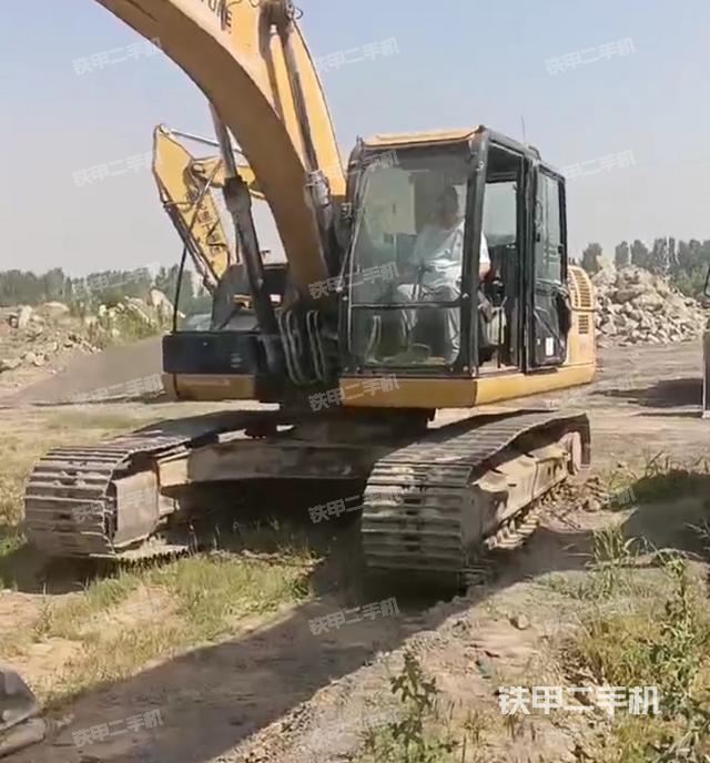 卡特彼勒323D2L挖掘机