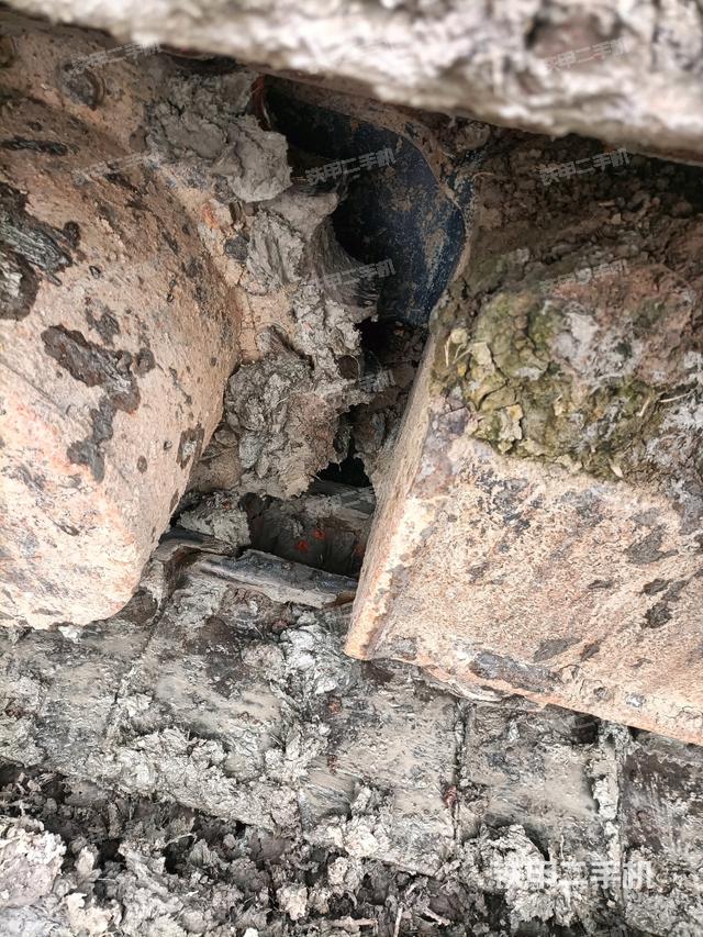 右驅(qū)動(dòng)輪（行走機(jī)構(gòu)）