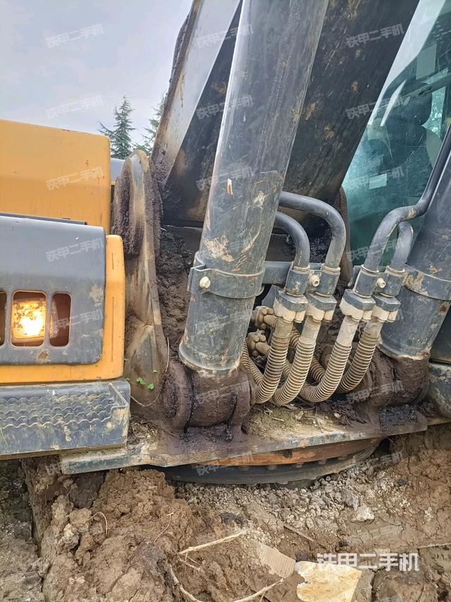 大臂根部?斜視（工作和回轉(zhuǎn)裝置）