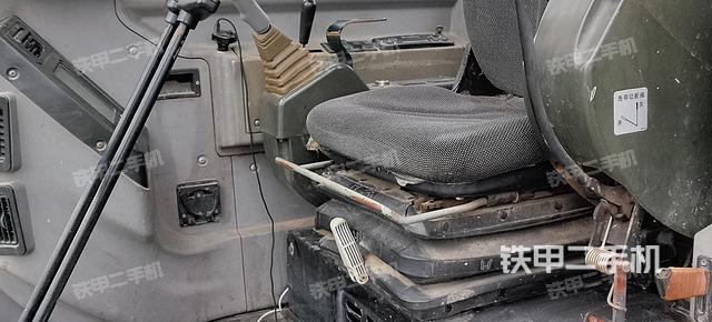 驾驶室整体（整机外观）