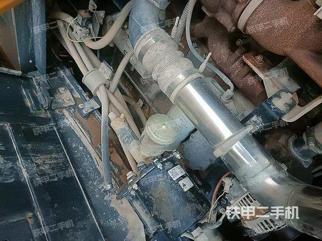 发动机左侧（整机外观及大件）