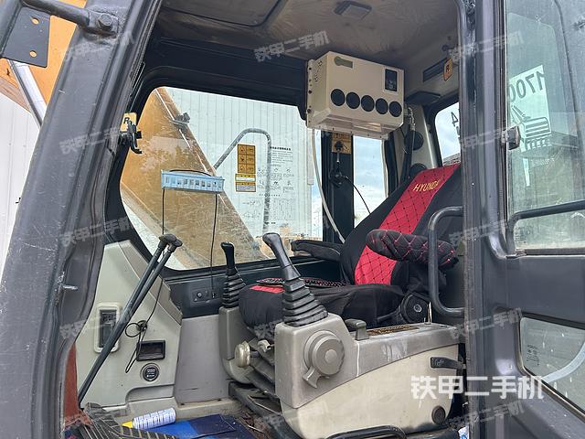 驾驶室整体（整机外观）