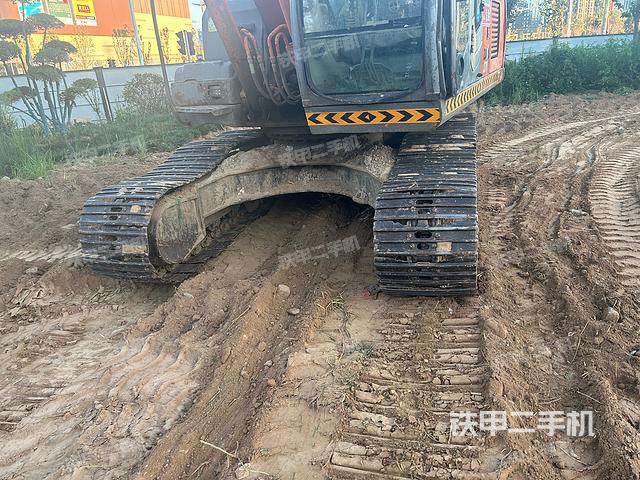 单侧履带整体（整机外观）