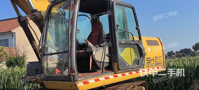 驾驶室整体（整机外观）