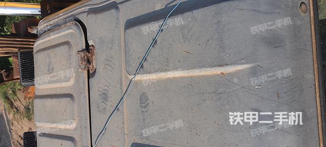 驾驶室顶部（整机外观）