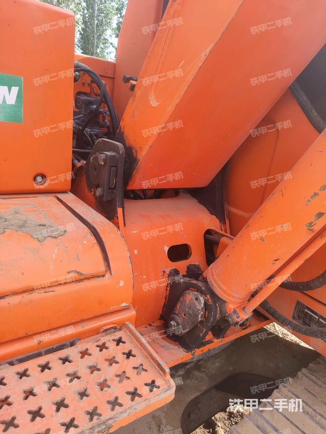 大臂根部?斜（工作和回轉(zhuǎn)裝置）