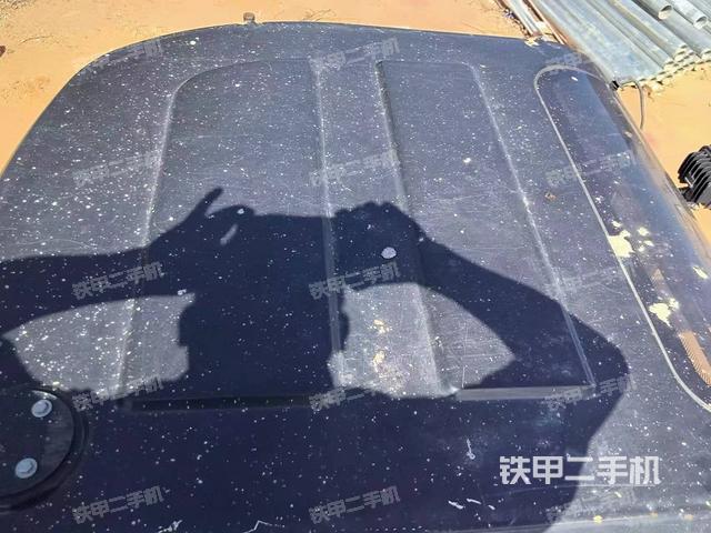 驾驶室顶部（整机外观）