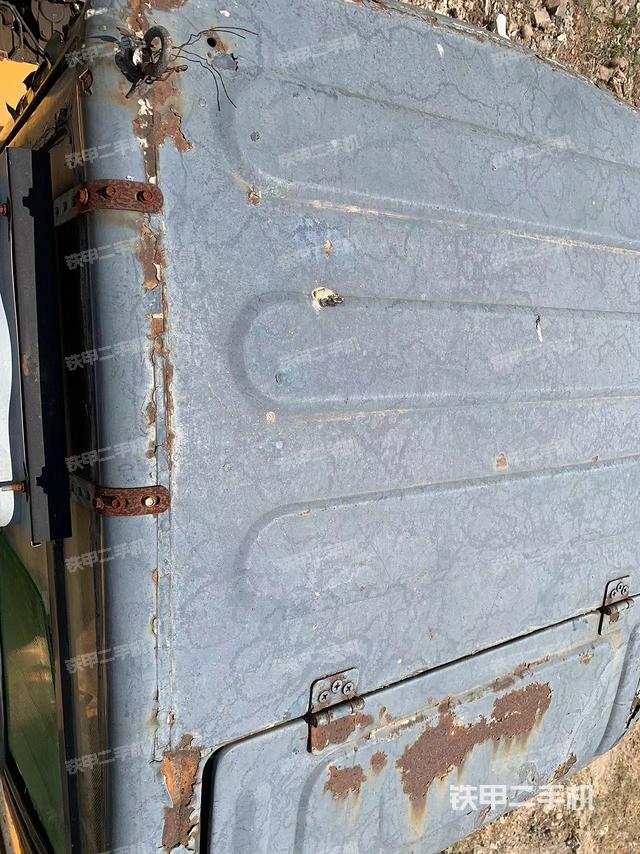 驾驶室顶部（整机外观）