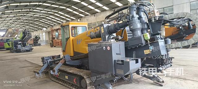 整机左侧（设备外观及核心部件）