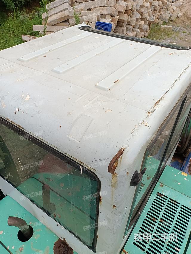 驾驶室顶部（整机外观）