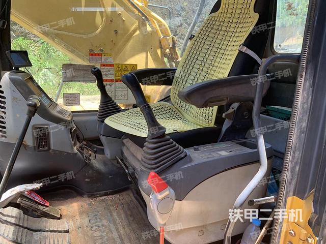 驾驶室整体（整机外观）