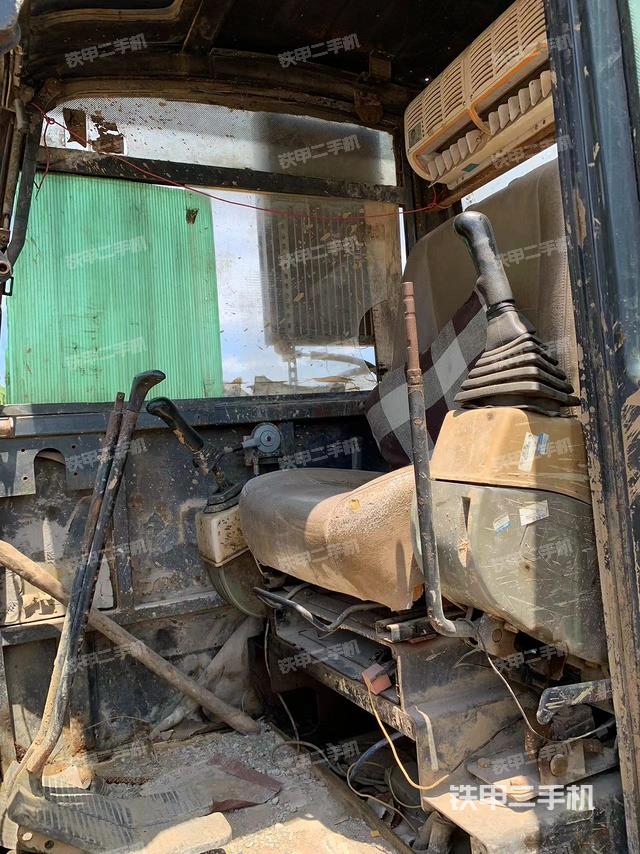 驾驶室整体（整机外观）