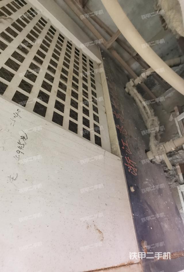 整机左侧（设备外观及核心部件）