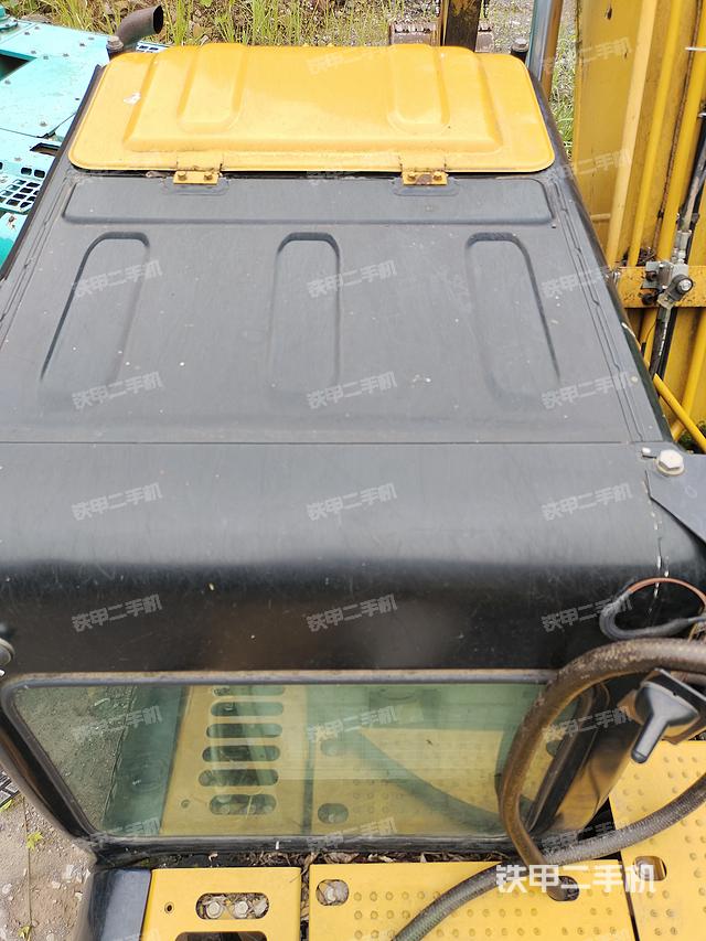 驾驶室顶部（整机外观）