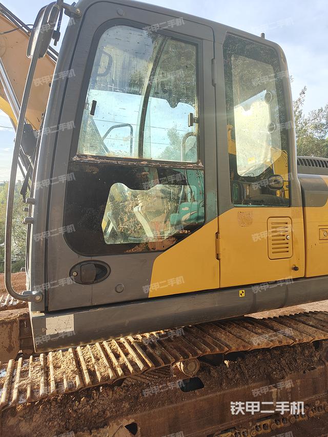 驾驶室整体（整机外观）