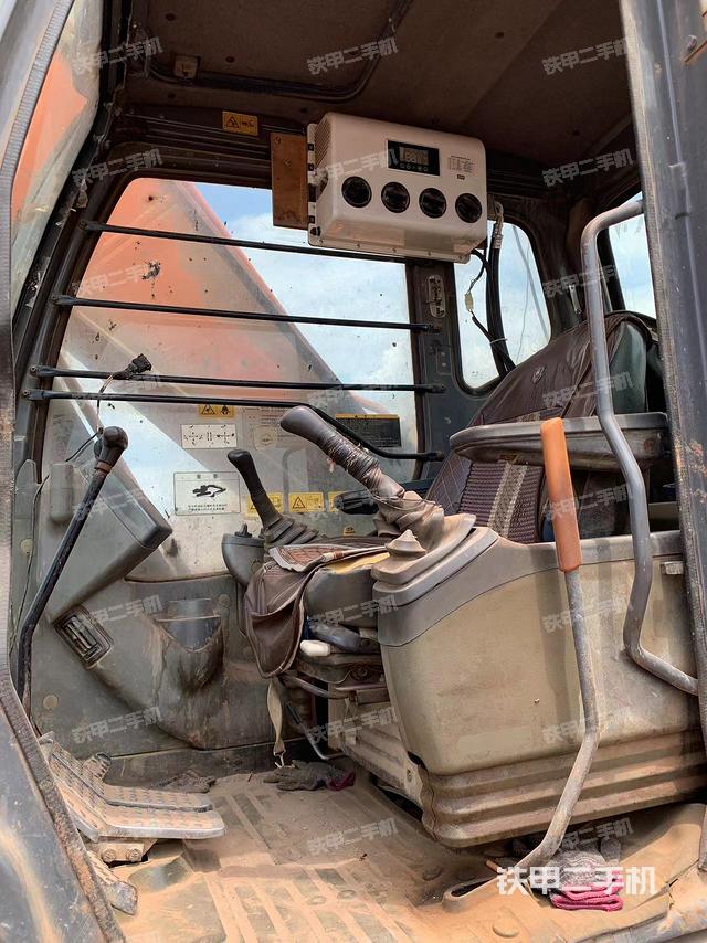 驾驶室整体（整机外观）