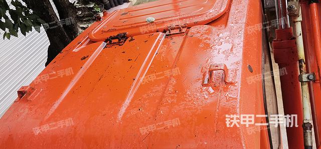 驾驶室顶部（整机外观）