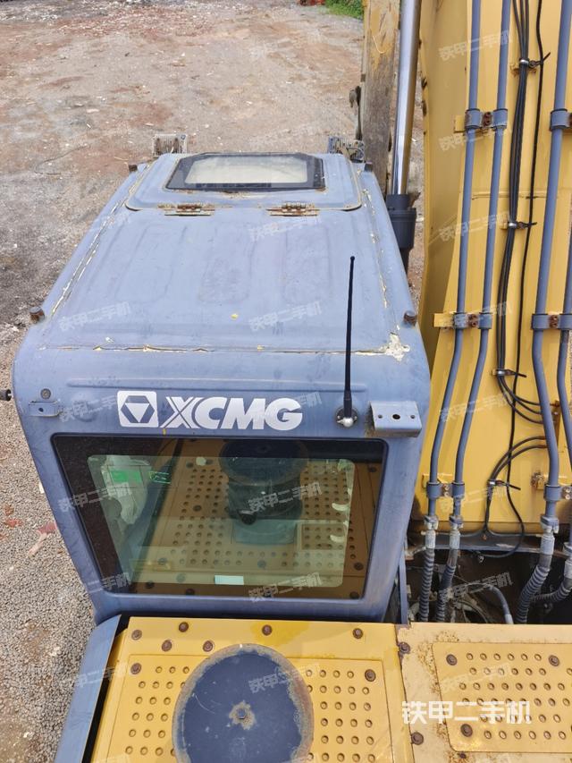 驾驶室顶部（整机外观）