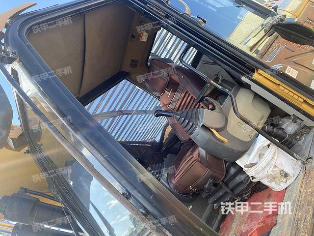 驾驶室整体（整机外观）