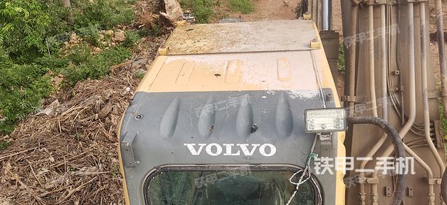 驾驶室顶部（整机外观）