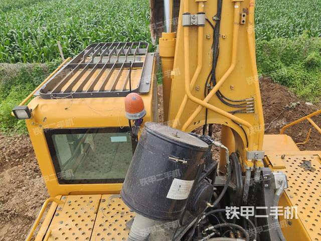 驾驶室顶部（整机外观）