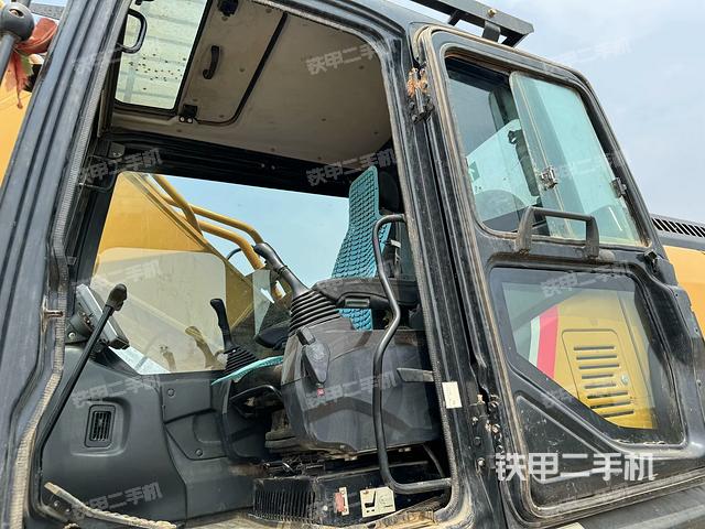 驾驶室整体（整机外观）