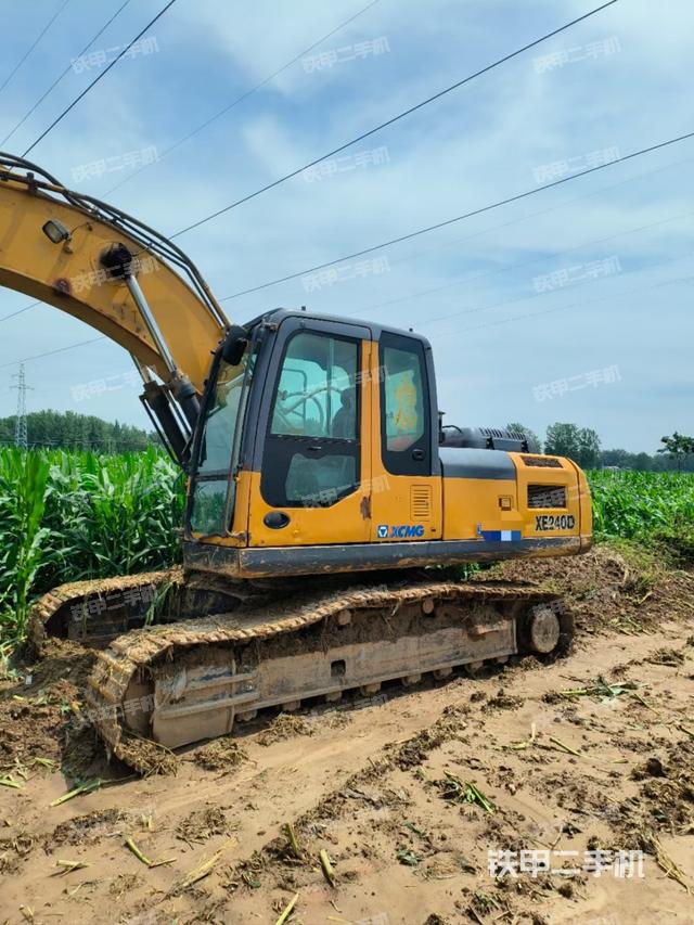 驾驶室顶部（整机外观）