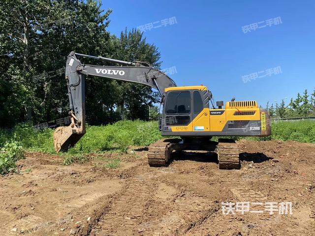 沃尔沃EC210D挖掘机