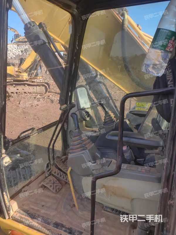 驾驶室整体（整机外观）