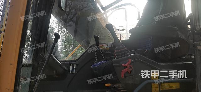 驾驶室整体（整机外观）