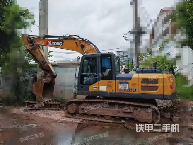 驾驶室顶部（整机外观）