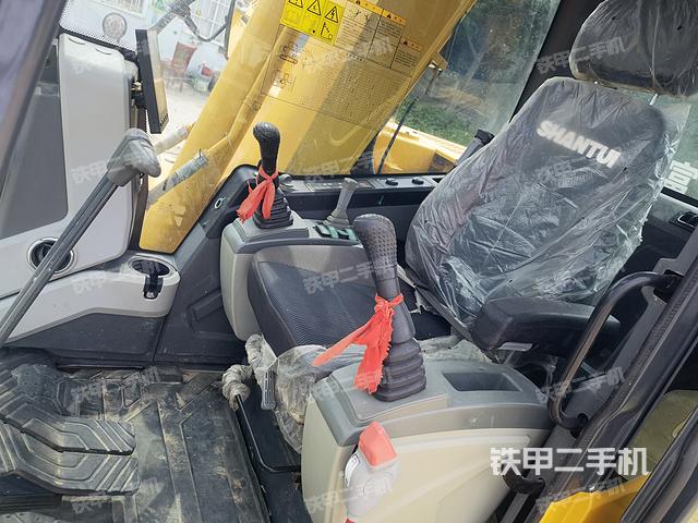 驾驶室整体（整机外观）