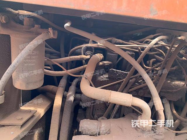 回转马达和主控阀（整机外观）