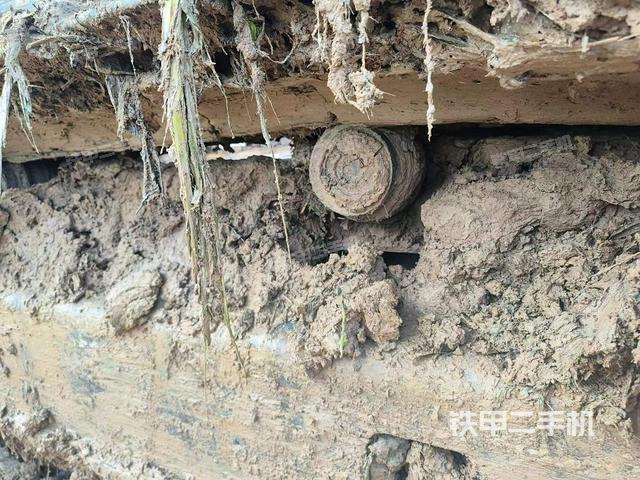 单侧履带整体（整机外观）