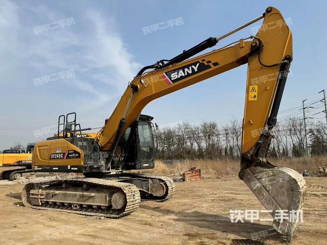 三一重工SY215C ACE挖掘机