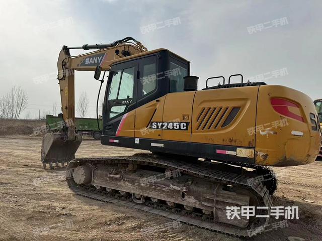 驾驶室顶部（整机外观）